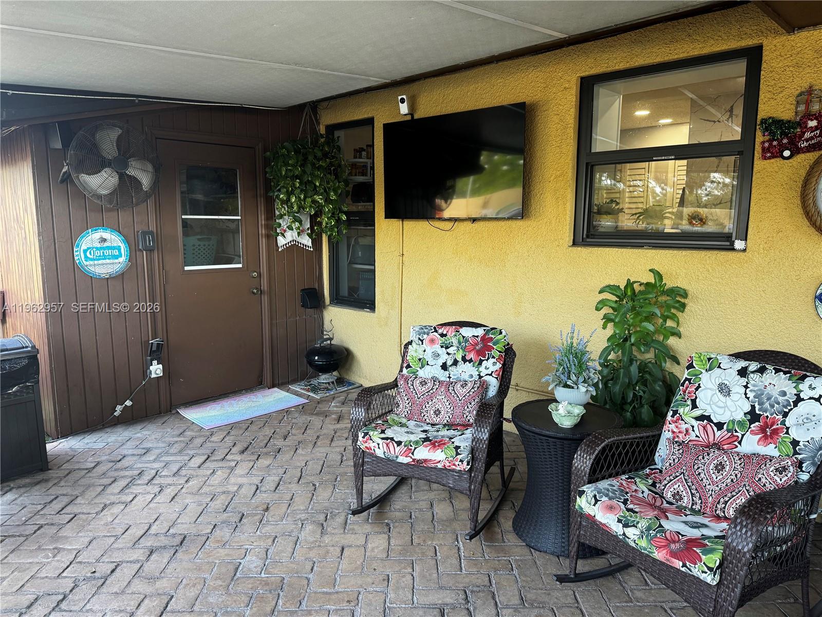 KENDALE LAKES WEST TOWNHO - Residential