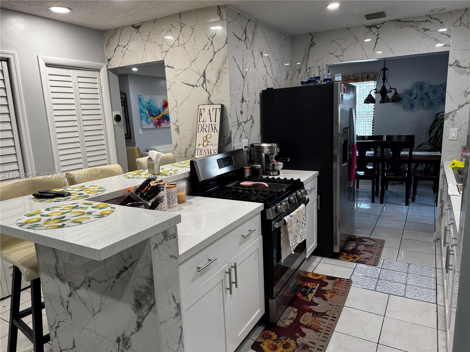 KENDALE LAKES WEST TOWNHO - Residential