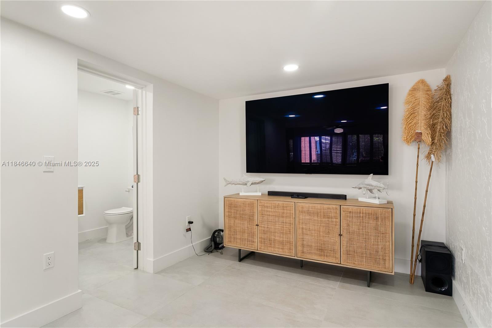 LANDINGS OF LARGO - Residential