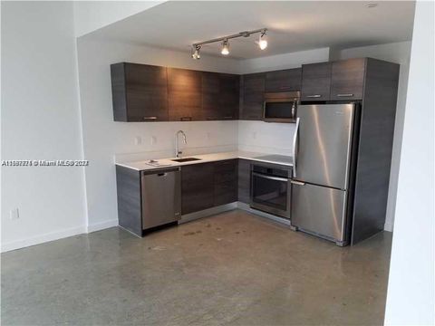 151 SE 1st St 3207 Miami FL 33131