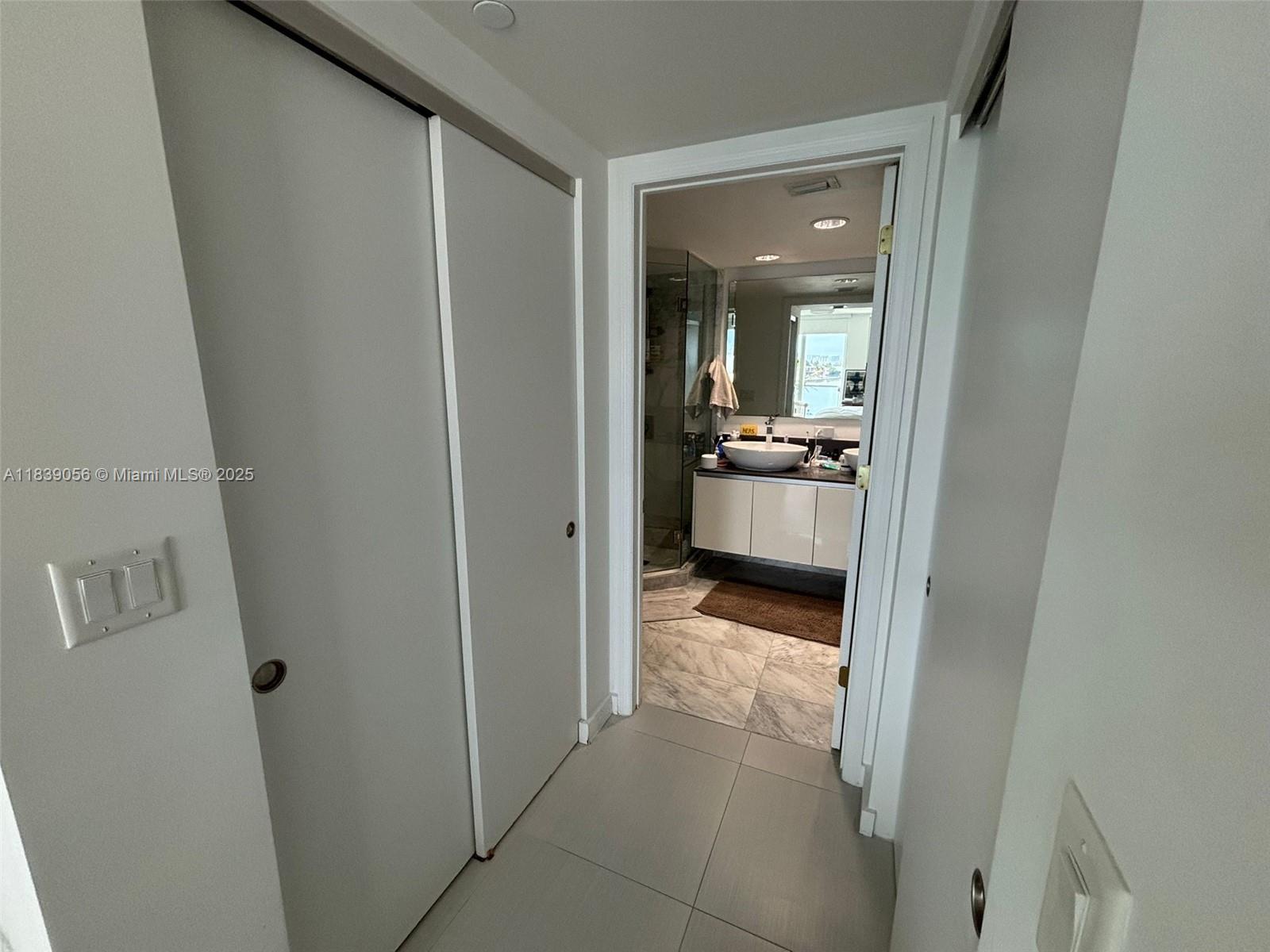 BAY HARBOUR ISLAND - Residential Lease