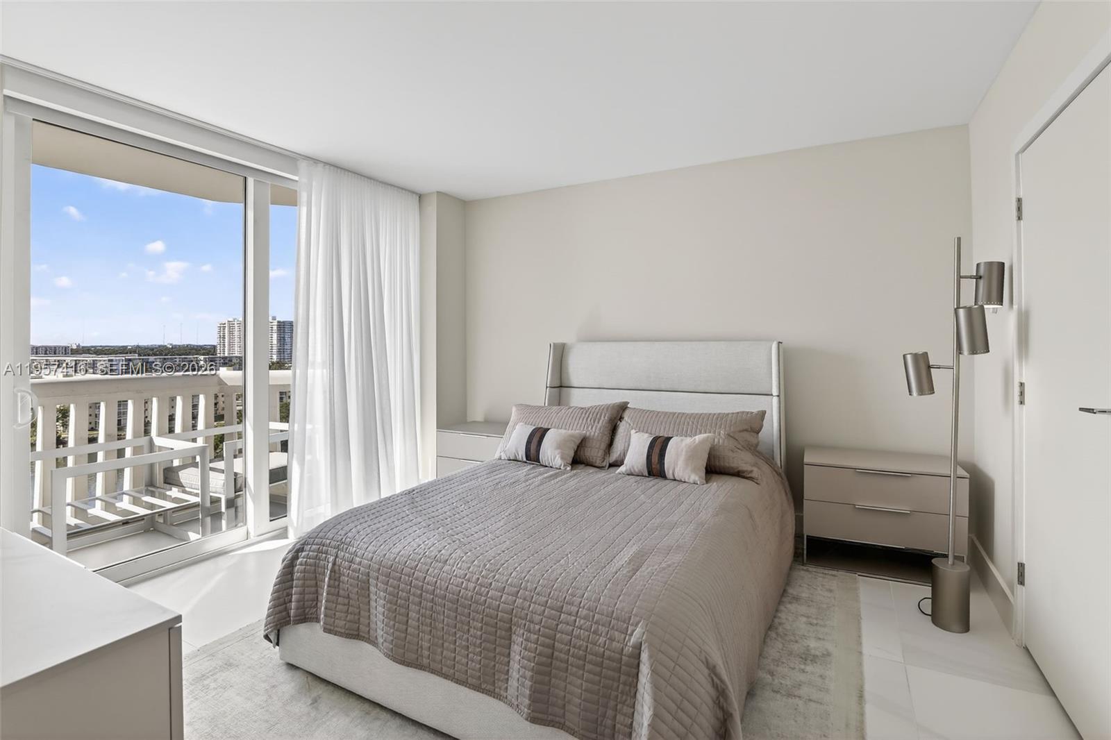 1000 ISL BLVD WILLIAMS IS - Residential