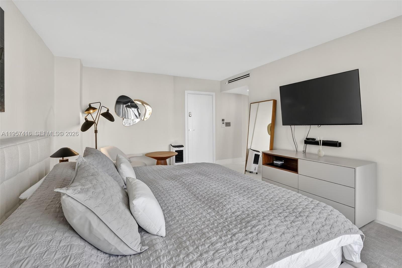 1000 ISL BLVD WILLIAMS IS - Residential