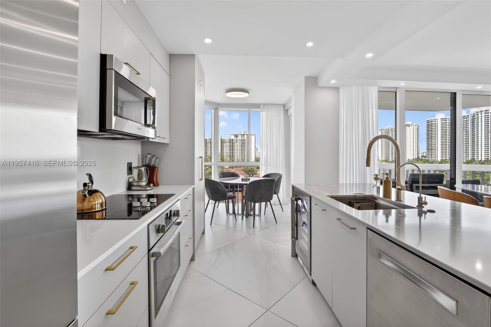 1000 ISL BLVD WILLIAMS IS - Residential