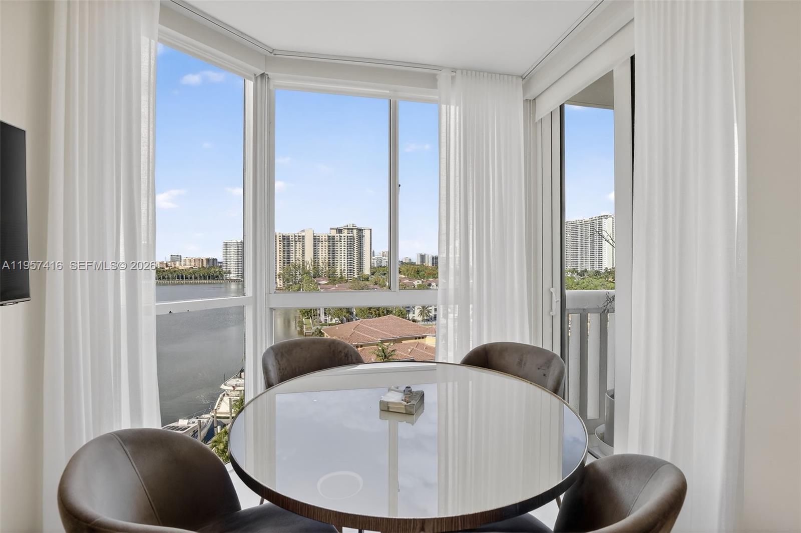 1000 ISL BLVD WILLIAMS IS - Residential