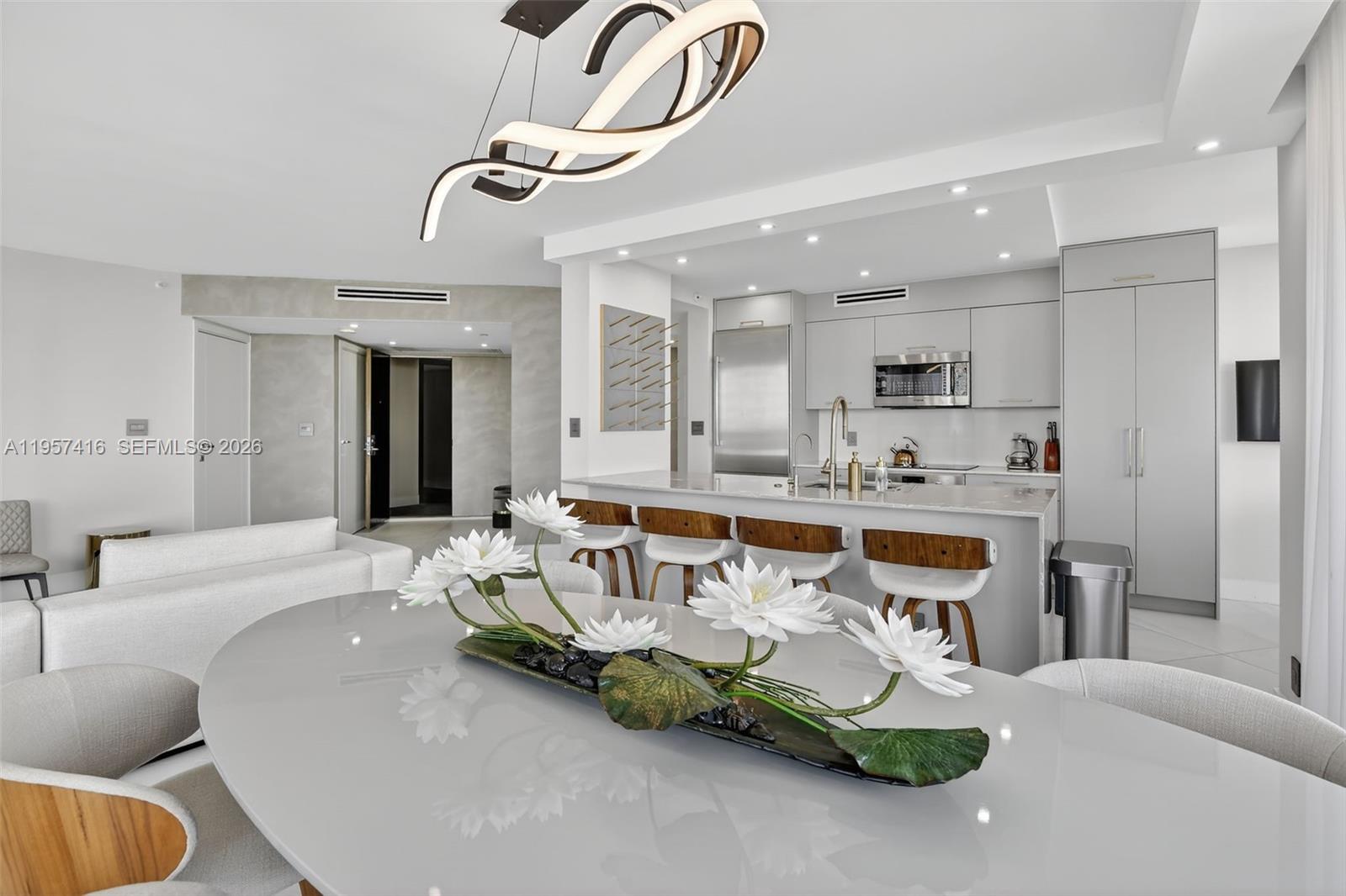 1000 ISL BLVD WILLIAMS IS - Residential