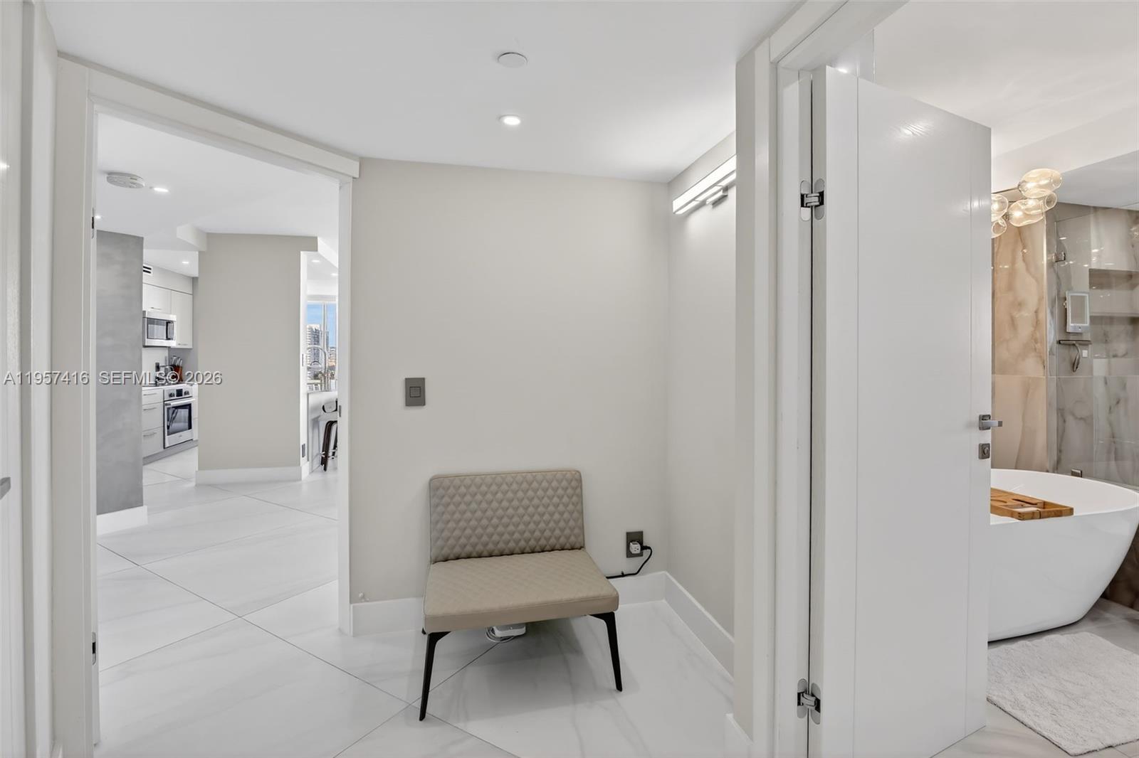 1000 ISL BLVD WILLIAMS IS - Residential