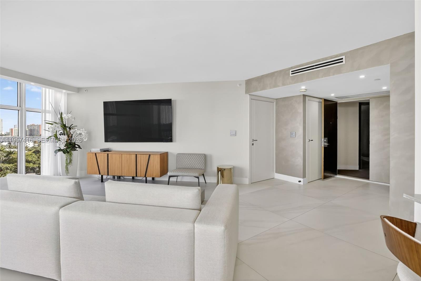 1000 ISL BLVD WILLIAMS IS - Residential