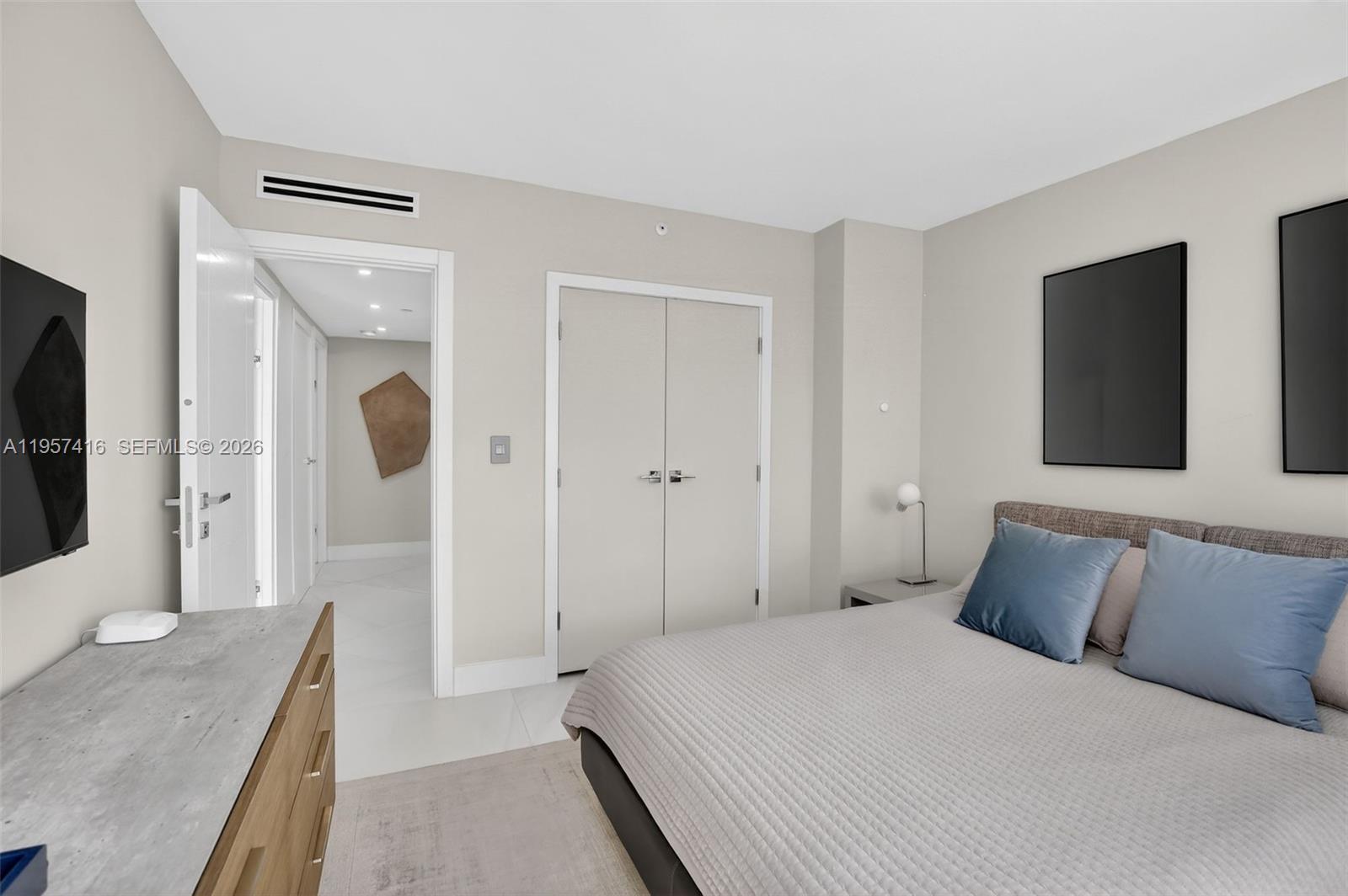 1000 ISL BLVD WILLIAMS IS - Residential