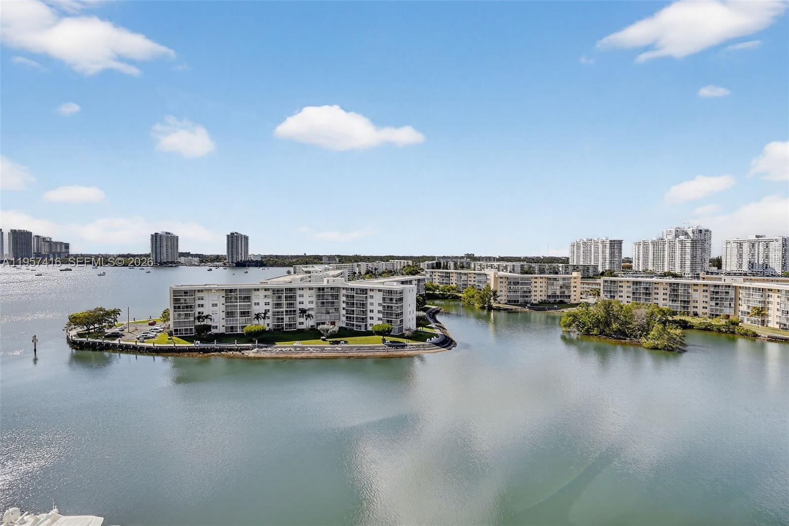 1000 ISL BLVD WILLIAMS IS - Residential