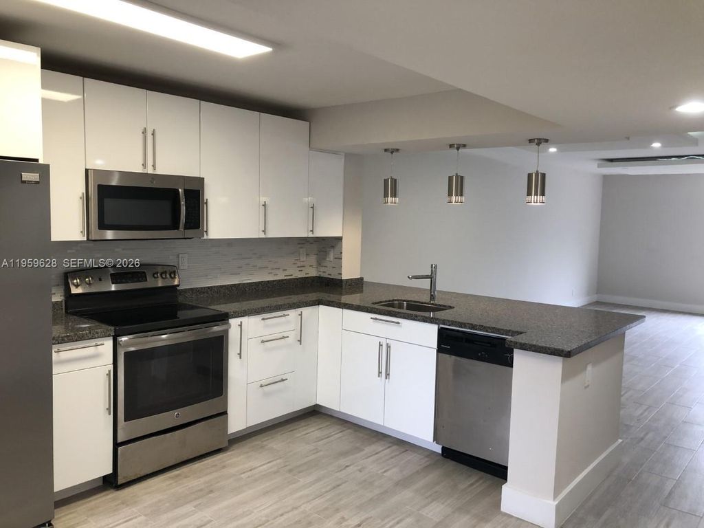 Photo of 161 Lakeview Dr #204, Weston, FL 33326 (MLS # A11959628)