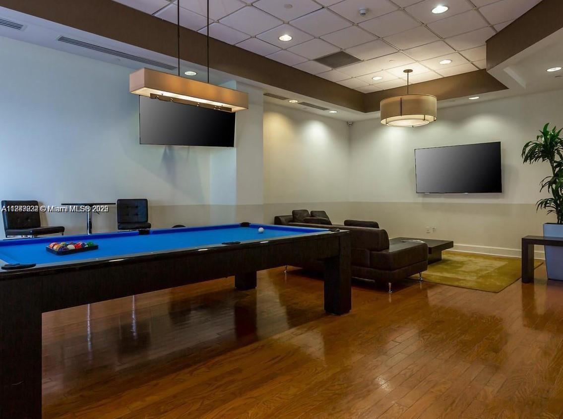 BLUE DIAMOND CONDO - Residential Lease