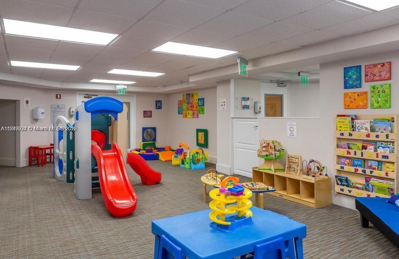 BLUE DIAMOND CONDO - Residential Lease