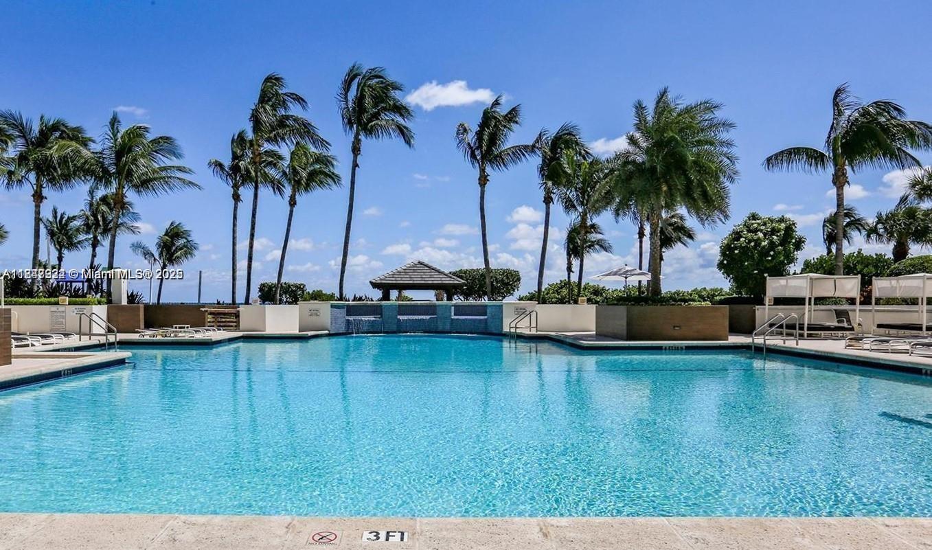 4779 Collins Ave 3708