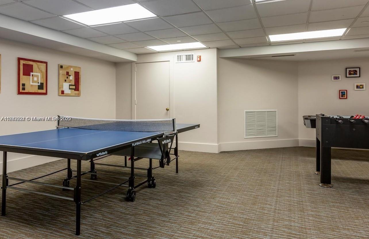 BLUE DIAMOND CONDO - Residential Lease