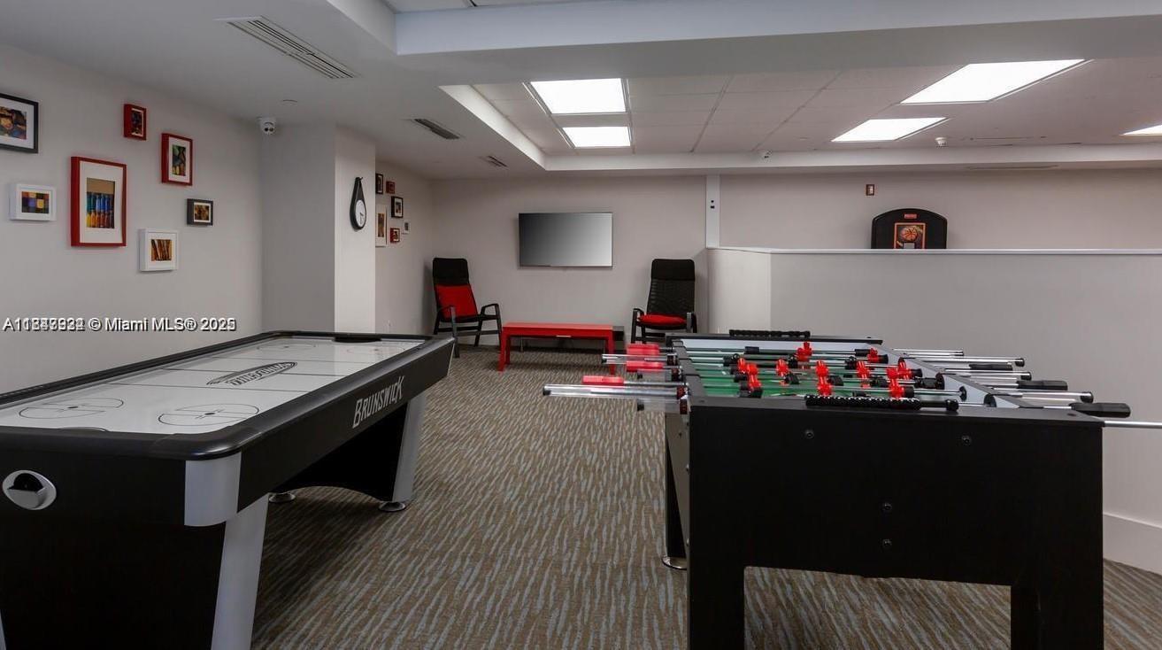 BLUE DIAMOND CONDO - Residential Lease