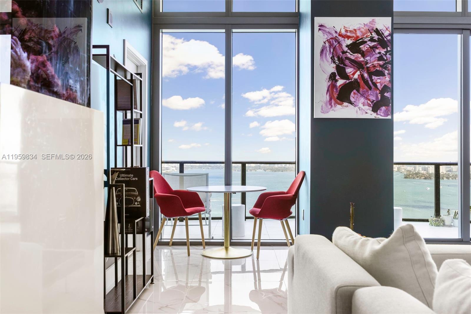 ICON BAY CONDO - Residential