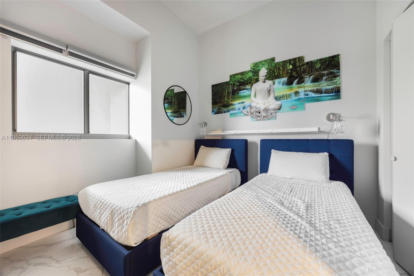 ICON BAY CONDO - Residential