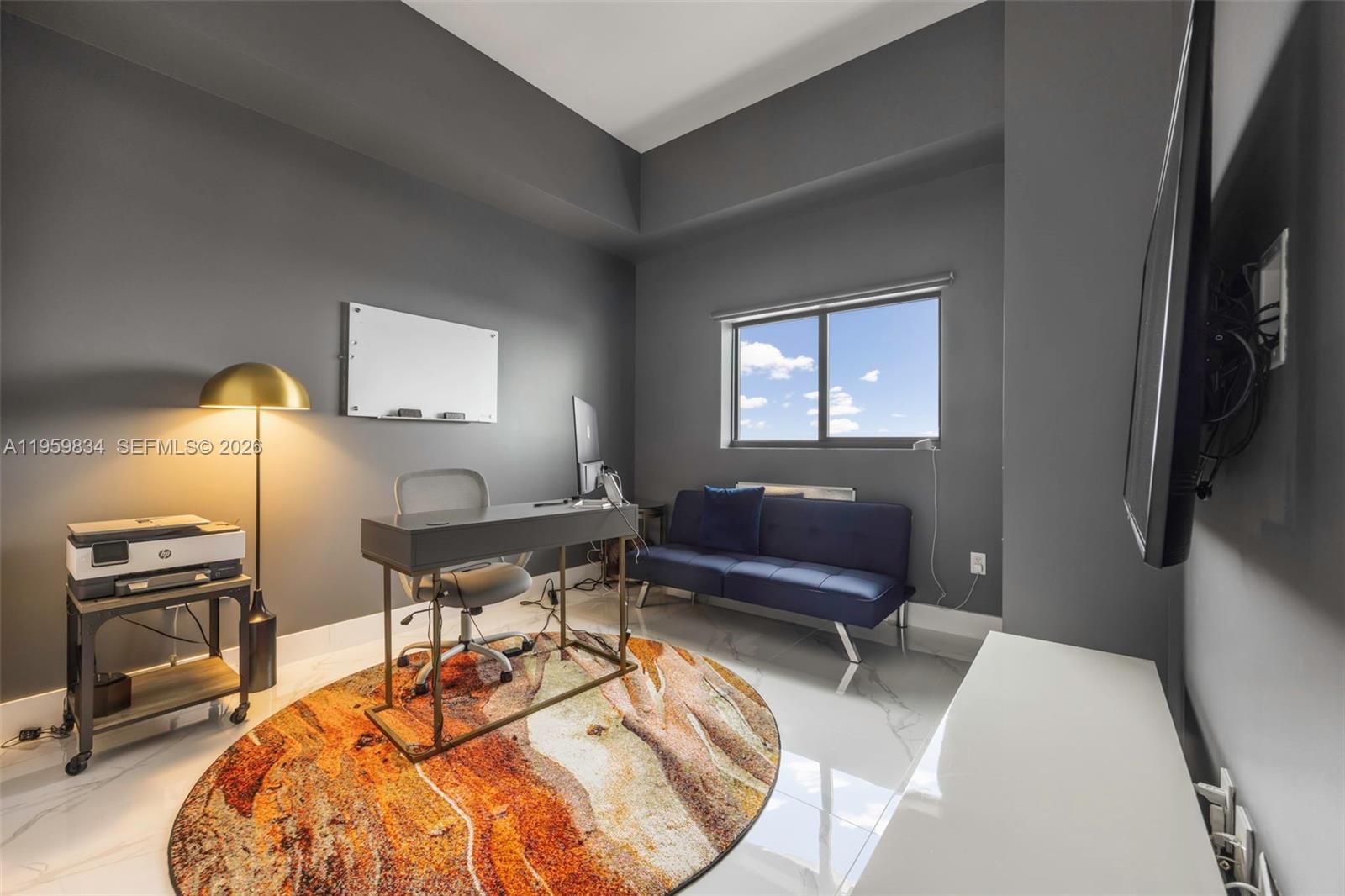 ICON BAY CONDO - Residential