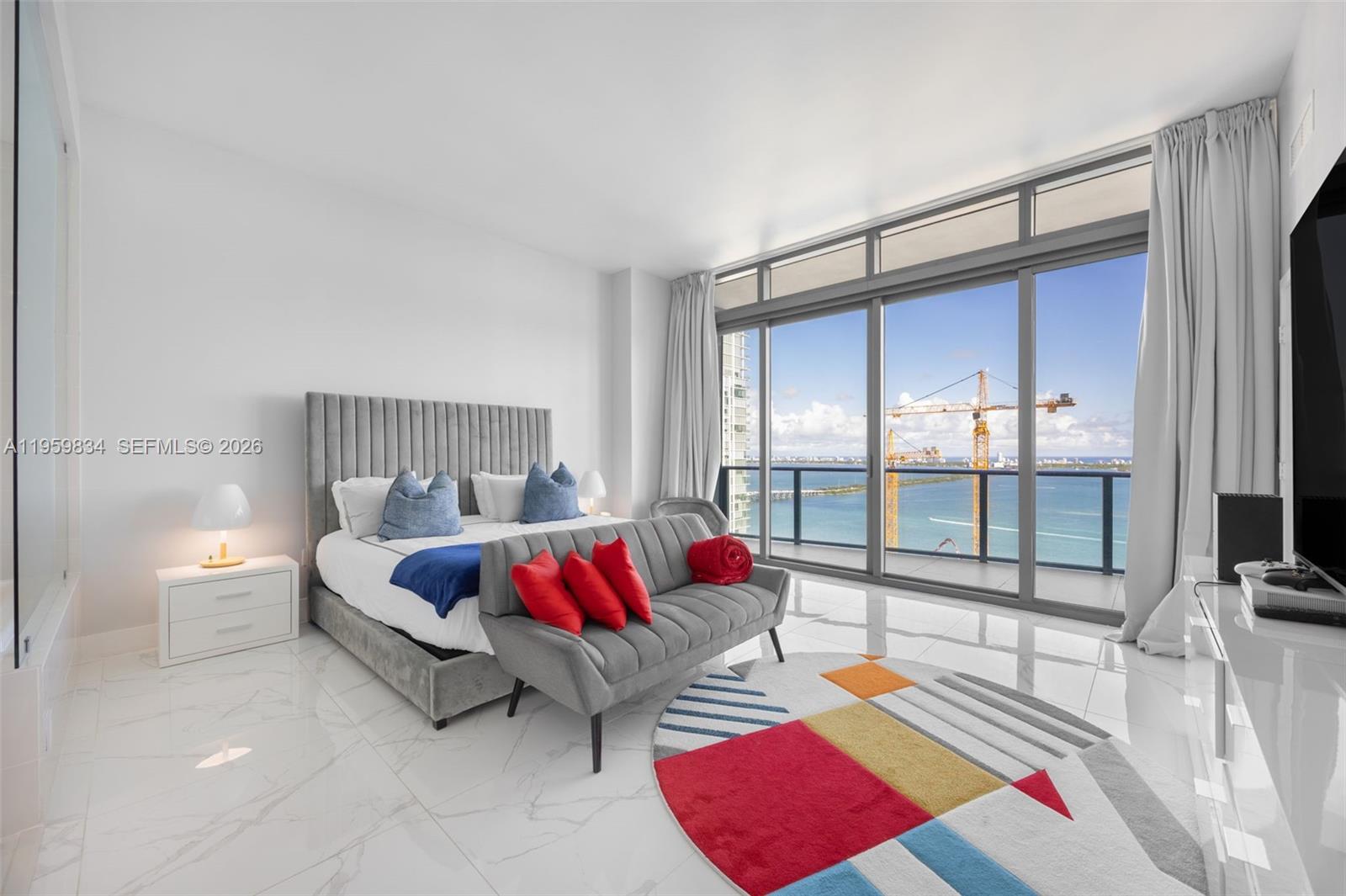 ICON BAY CONDO - Residential