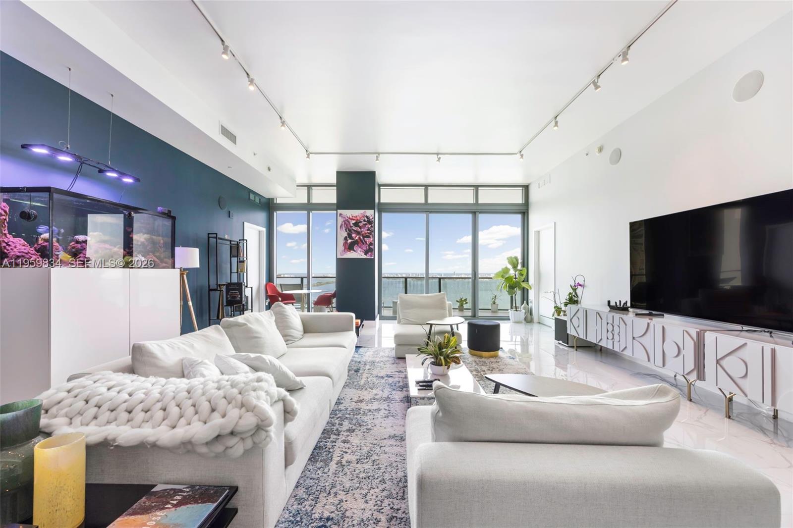 ICON BAY CONDO - Residential