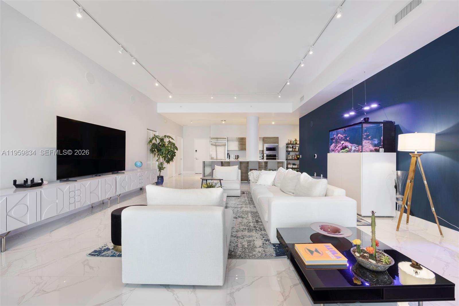 ICON BAY CONDO - Residential