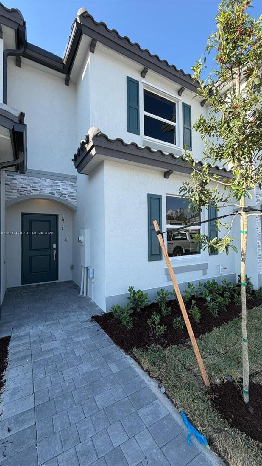 Beautiful Freesia model offering 1,446 sqft of modern and efficient living in the desirable Le Jardin community. This home features an open-concept layout filled with natural light, a contemporary kitchen with stainless steel appliances, and a functional split-bedroom design that provides privacy and comfort. The primary suite includes a walk-in closet and a well-appointed bathroom. Enjoy a premium location—just steps from Publix and only minutes from the Florida Keys Outlet Marketplace, restaurants, and essential conveniences. A perfect rental option combining comfort, style, and exceptional walkability.