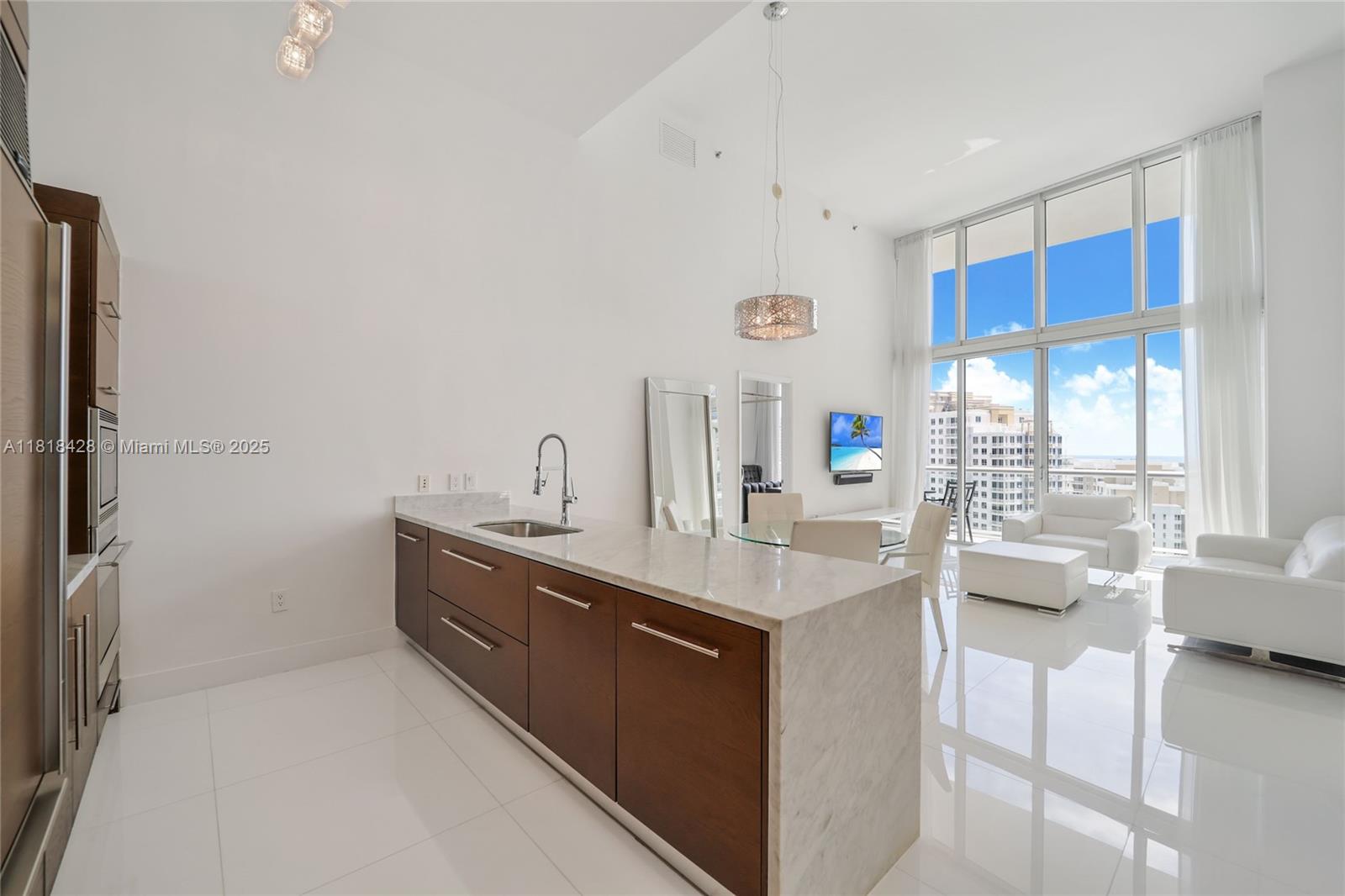 Property for Sale at 475 Brickell Ave 2807, Miami, Broward County, Florida - Bedrooms: 2 
Bathrooms: 2  - $1,198,000