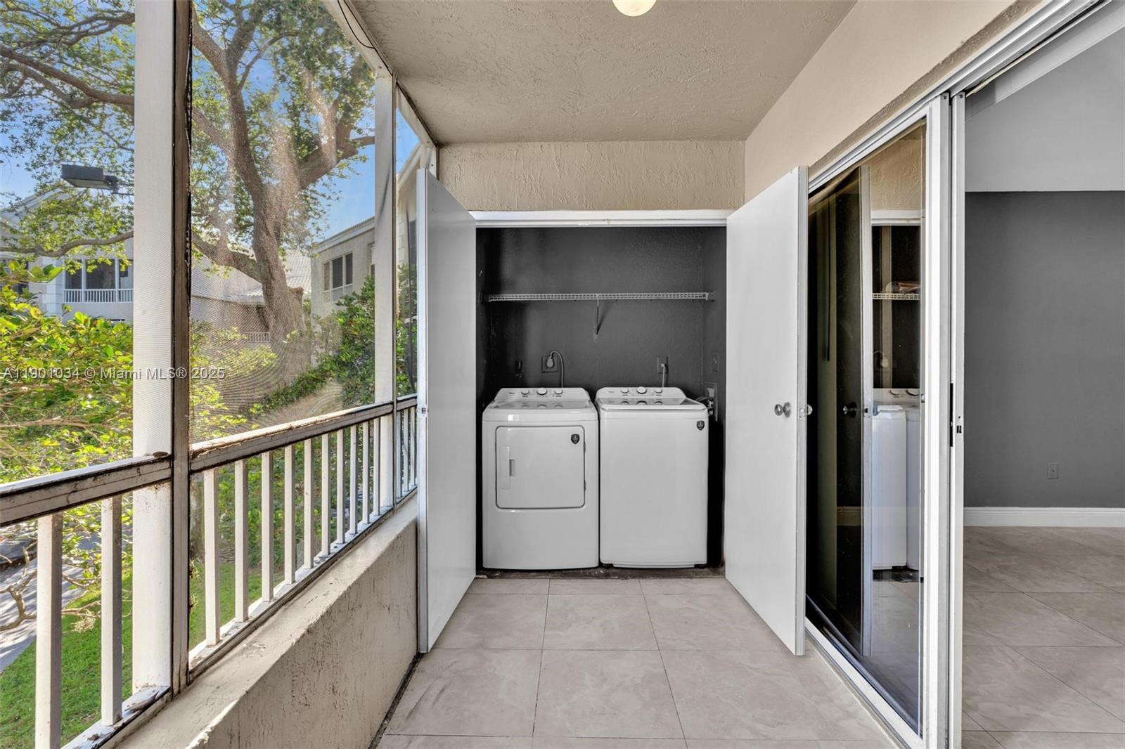 LAKEVIEW CLUB CONDO - Residential Lease