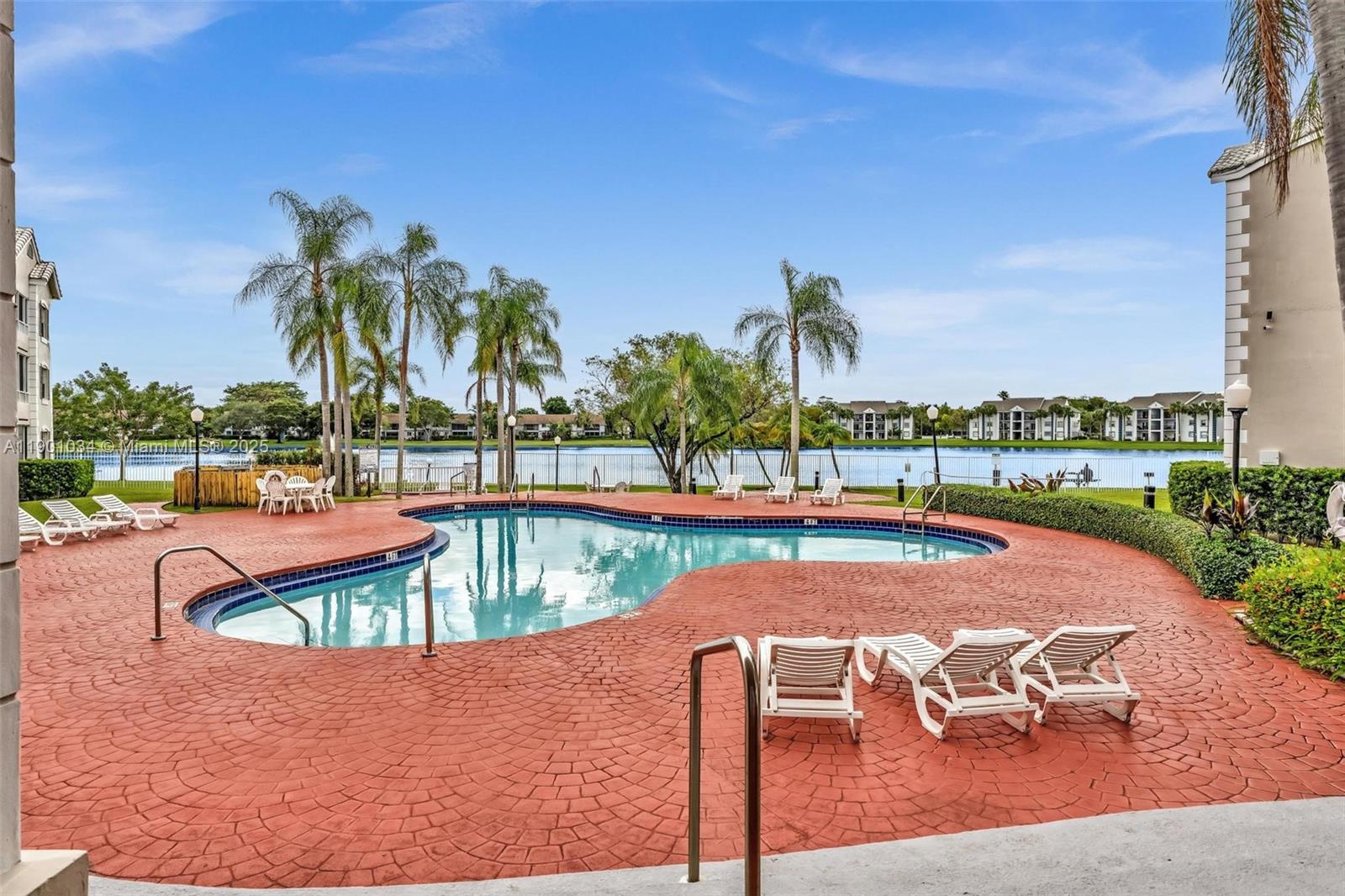 LAKEVIEW CLUB CONDO - Residential Lease