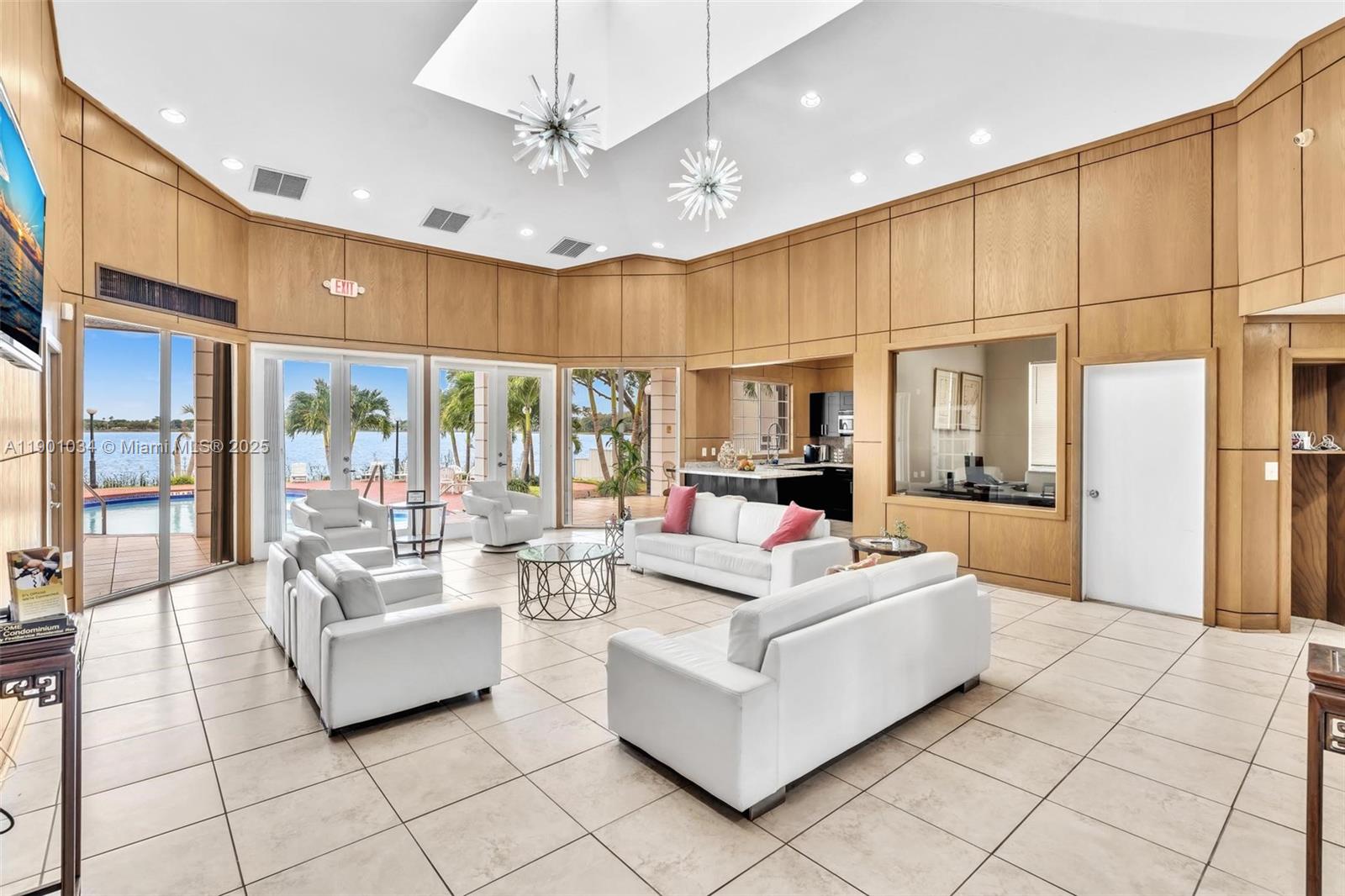 LAKEVIEW CLUB CONDO - Residential Lease