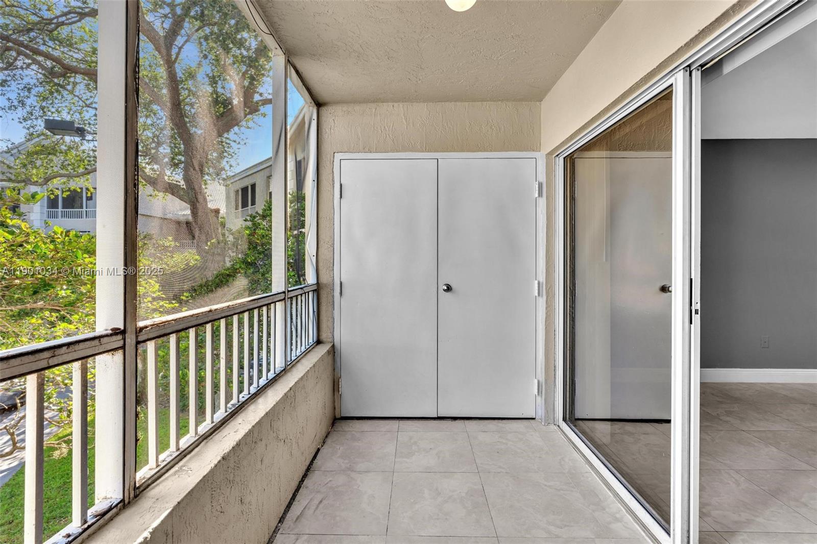 LAKEVIEW CLUB CONDO - Residential Lease