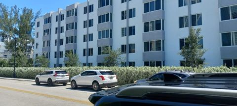 Condominium in Sunny Isles Beach FL 250 180th Dr Dr.jpg