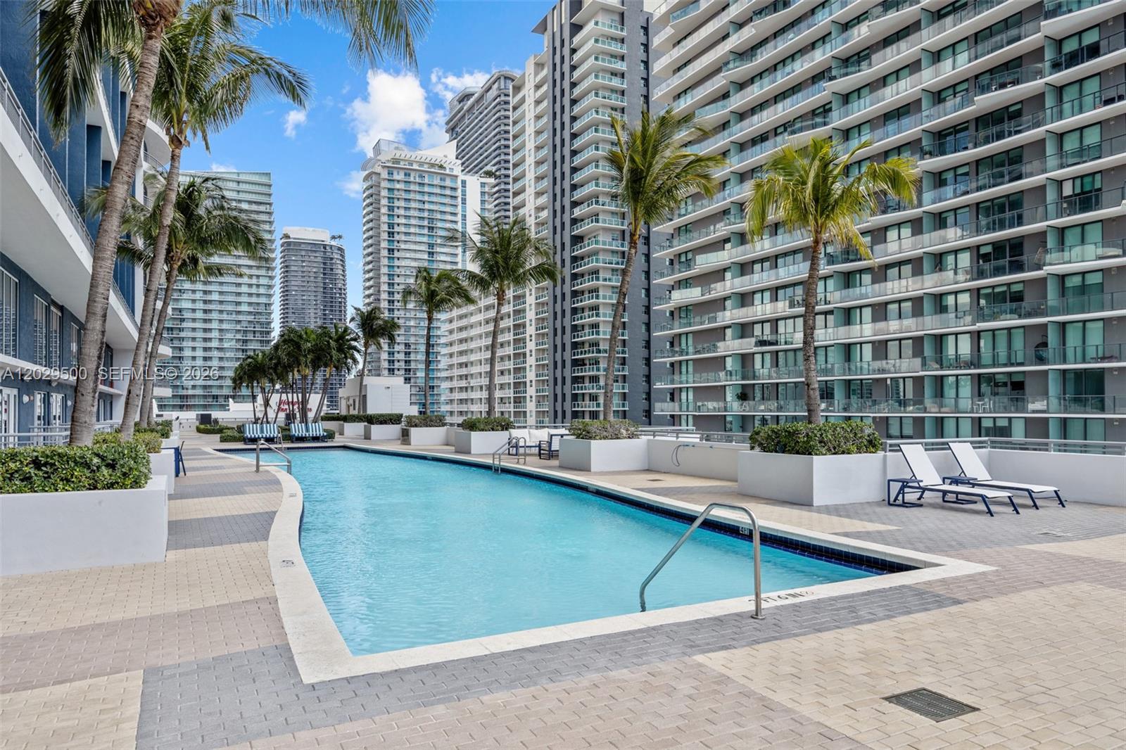 INFINITY AT BRICKELL COND - Residential