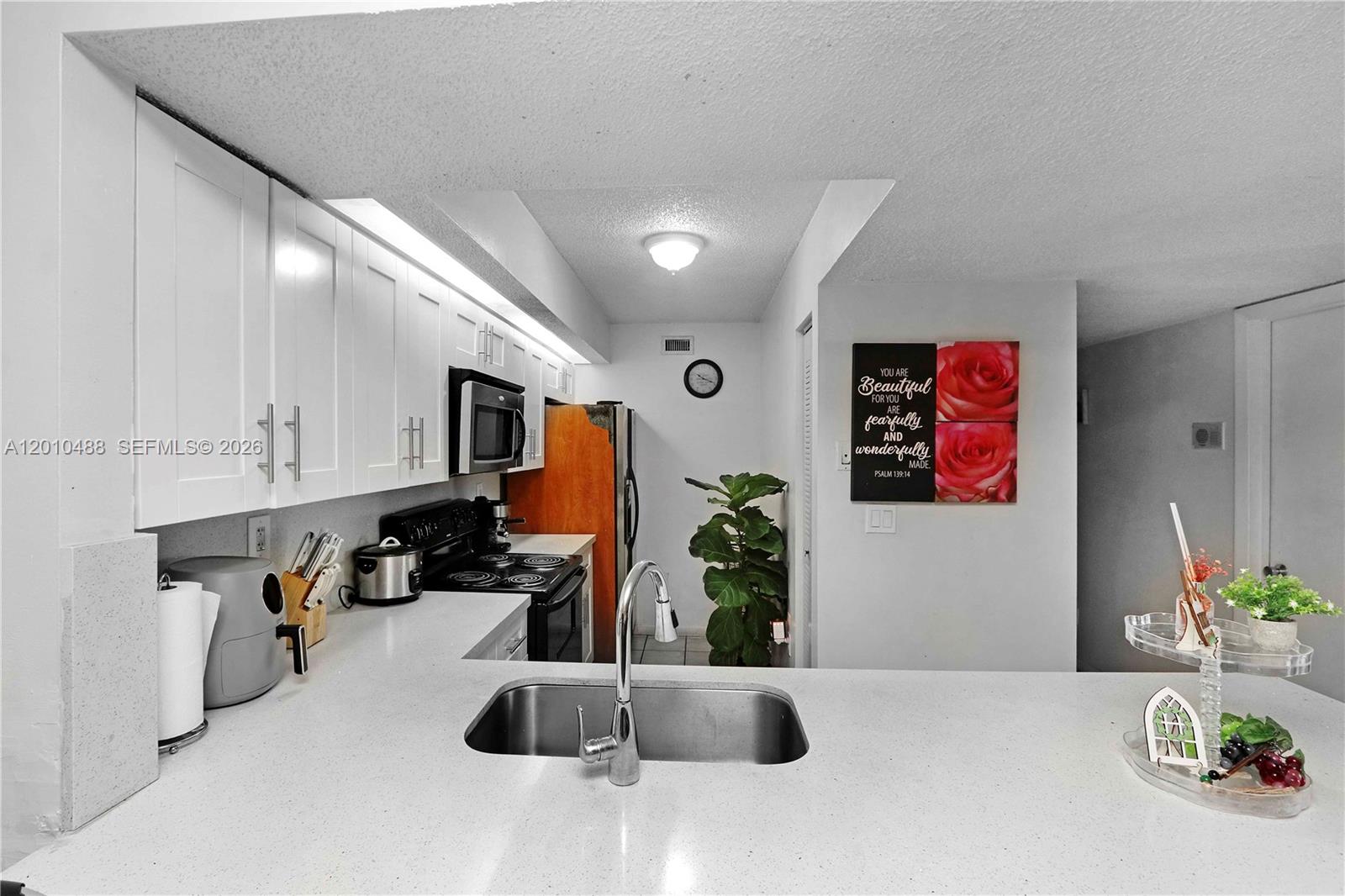 LE CLUB AT OLD CUTLER CON - Residential