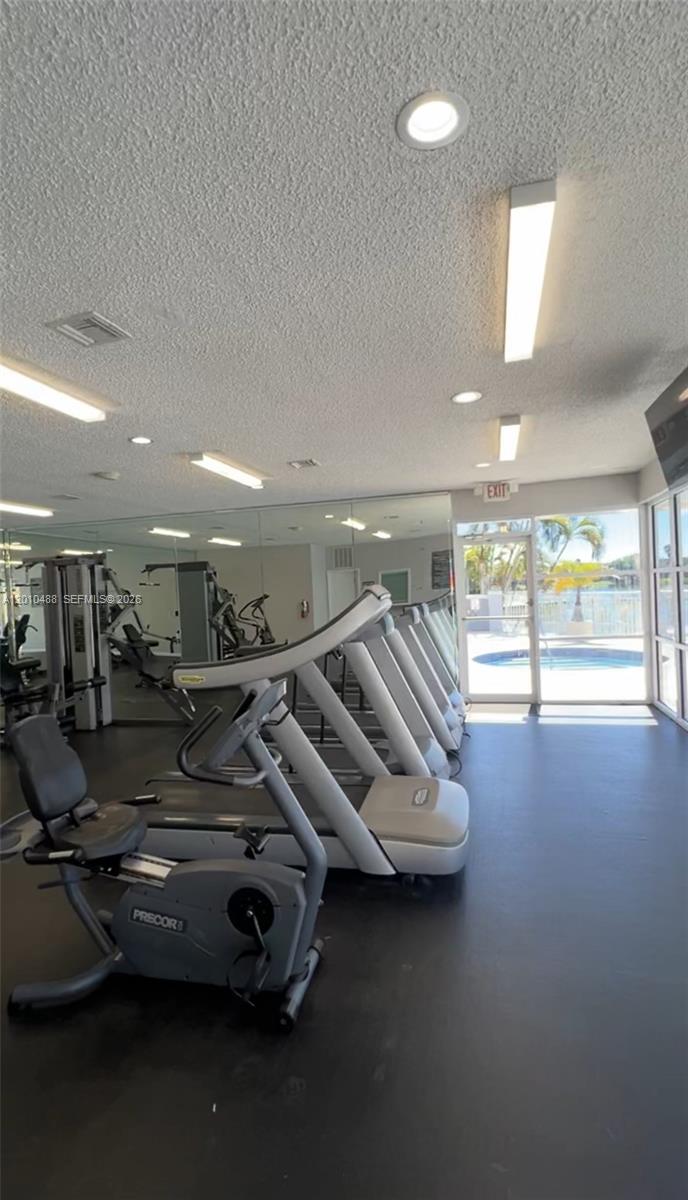 LE CLUB AT OLD CUTLER CON - Residential