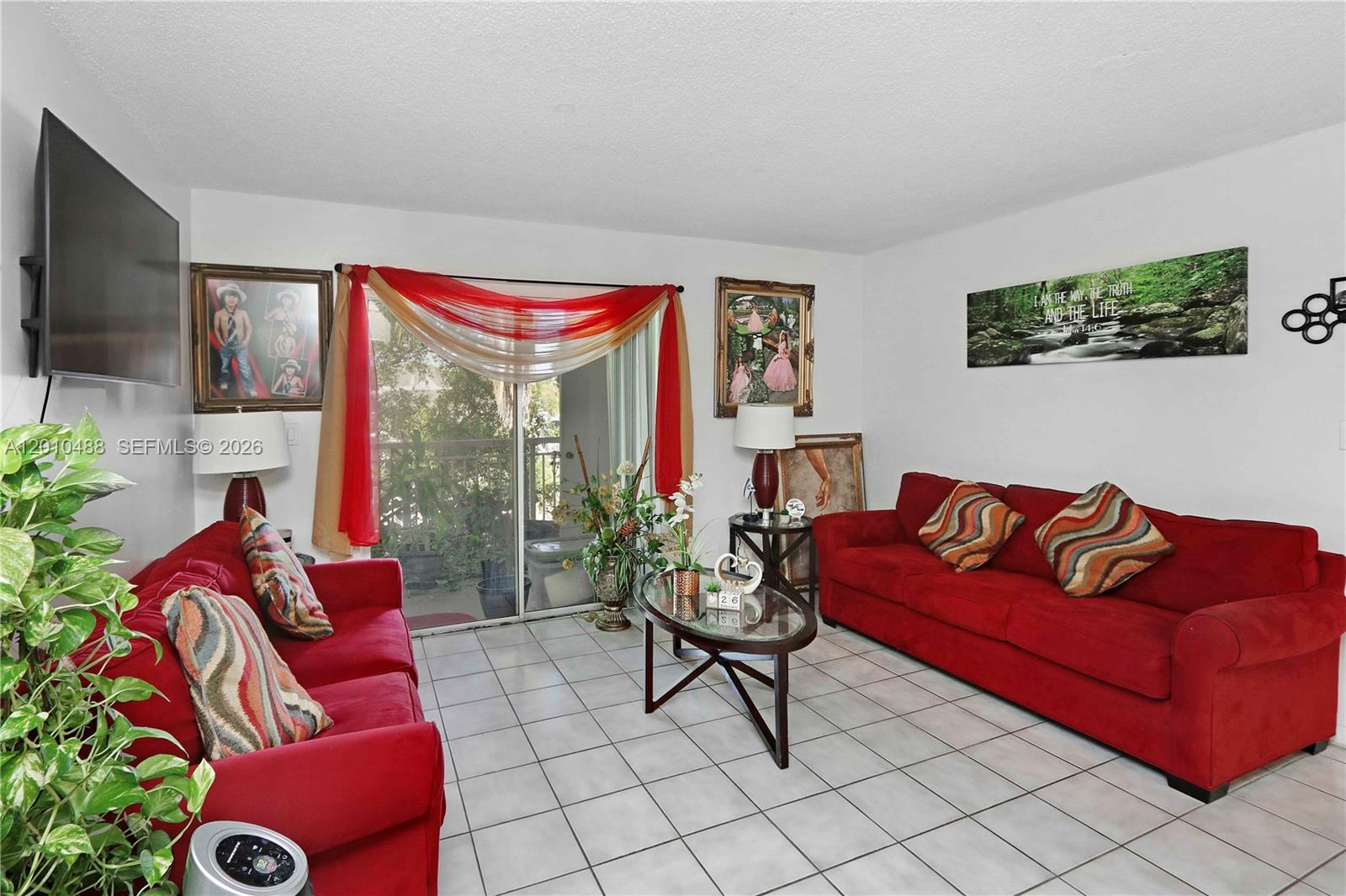LE CLUB AT OLD CUTLER CON - Residential