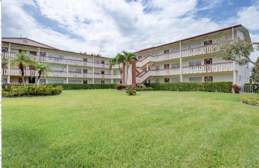 This 2 bedrooms 1.5 Bathrooms located in the Century Village at Brighton a 55+ Community with Stainless Steel appliances and Vinyl Laminate Flooring is within distance of Shopping Plaza and 15-30 minutes to Hollywood Fort Lauderdale Airport and West Palm Beach Airport. Make this Quiet Cozy Place yours.  

Easy to show Just Present your ID and Agent Business card to the Guard. Please Use Showing time for all your showings and allow 24 hours for all showing request to be approved.