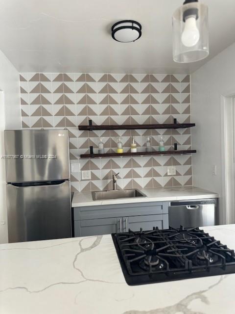 835 MERIDIAN CONDO - Residential