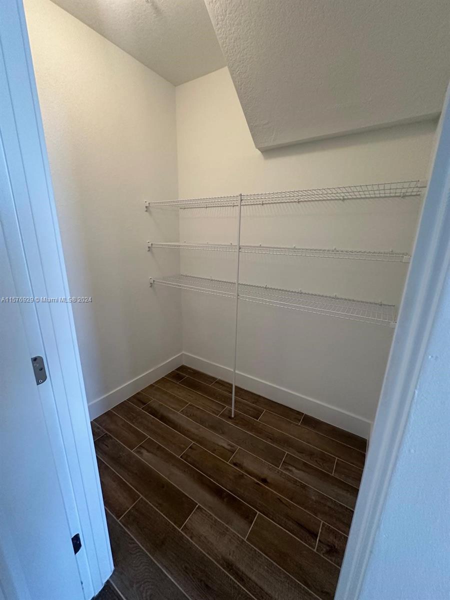 MERRICK SQUARE - Residential Lease