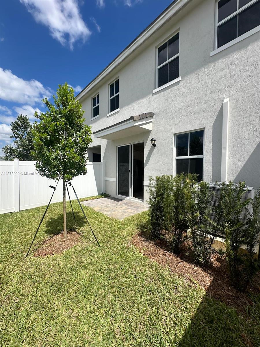 MERRICK SQUARE - Residential Lease