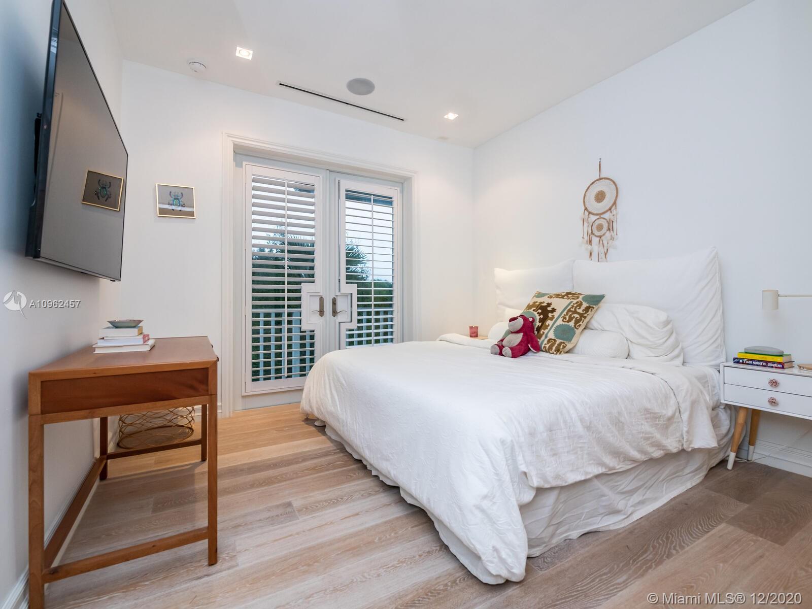 TROPICAL ISLE HOMES SUB 4 - Residential