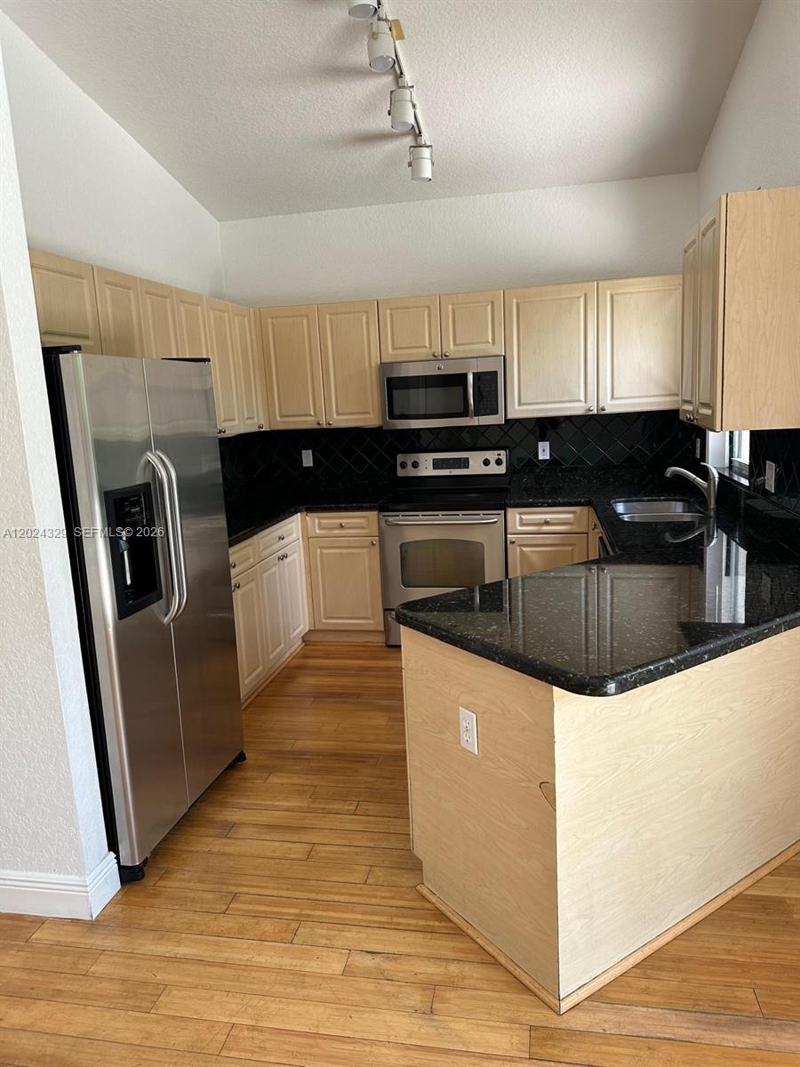 MISSION BAY HARBOUR SPRING - Residential Lease