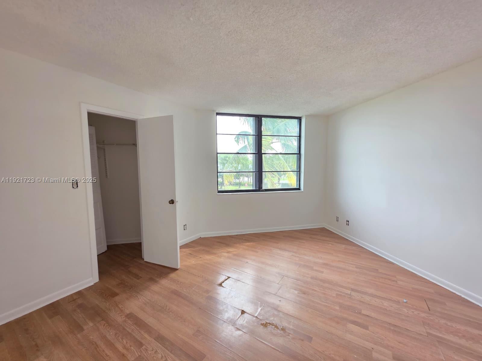 210 Lake Pointe Dr 304