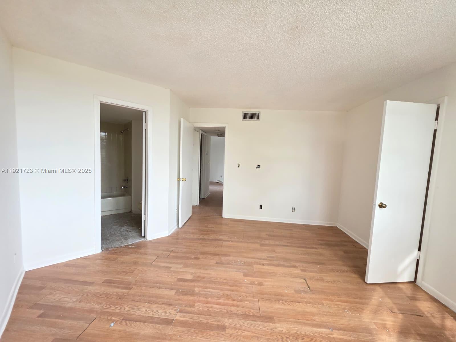 210 Lake Pointe Dr 304