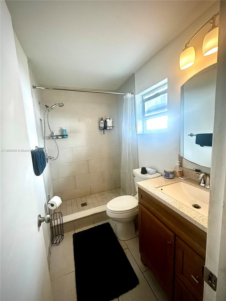 PALMVIEW CONDOMINIUM APAR - Residential