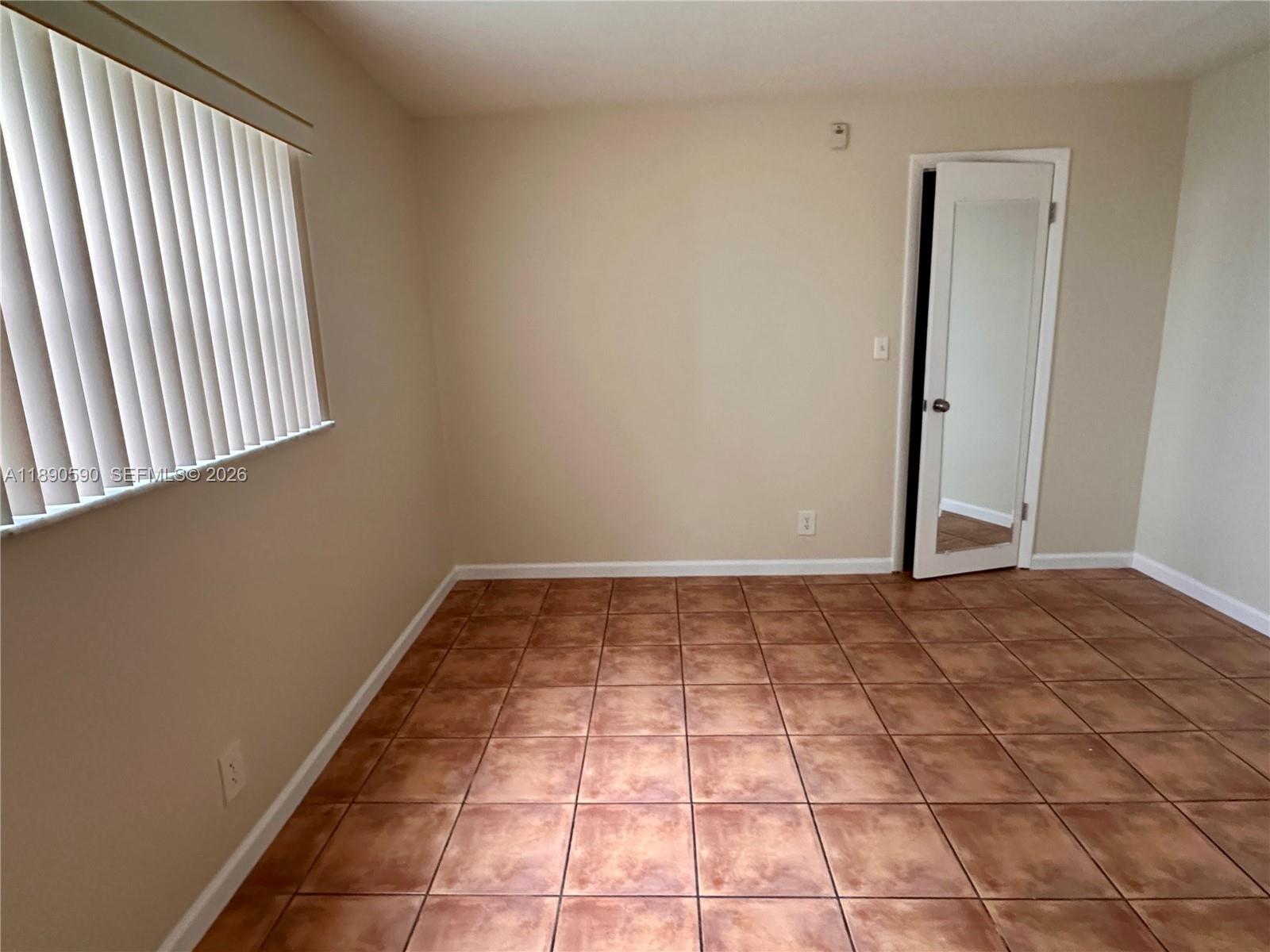 PALMVIEW CONDOMINIUM APAR - Residential