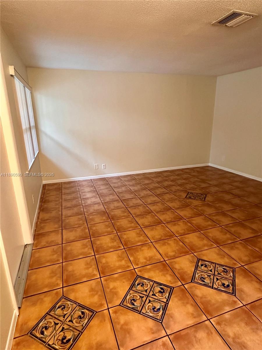 PALMVIEW CONDOMINIUM APAR - Residential