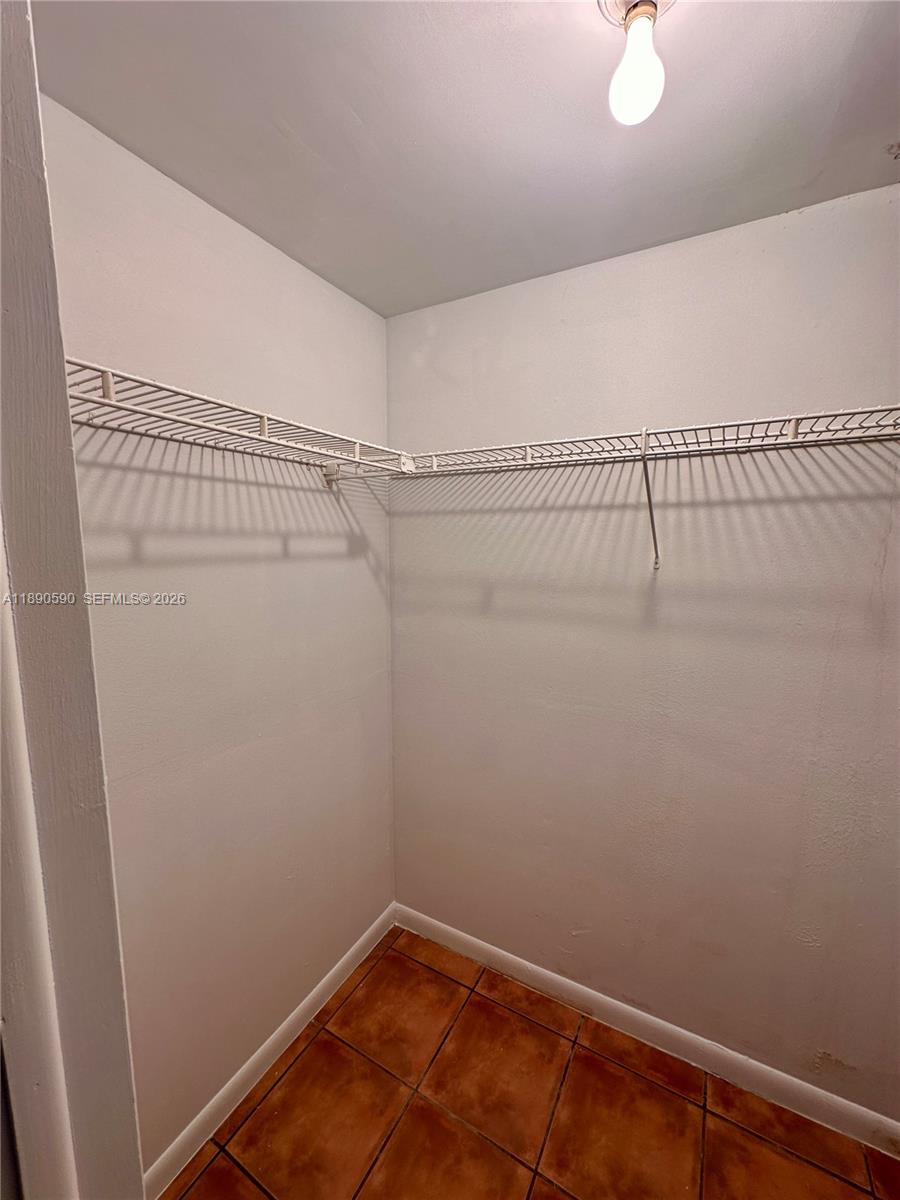 PALMVIEW CONDOMINIUM APAR - Residential