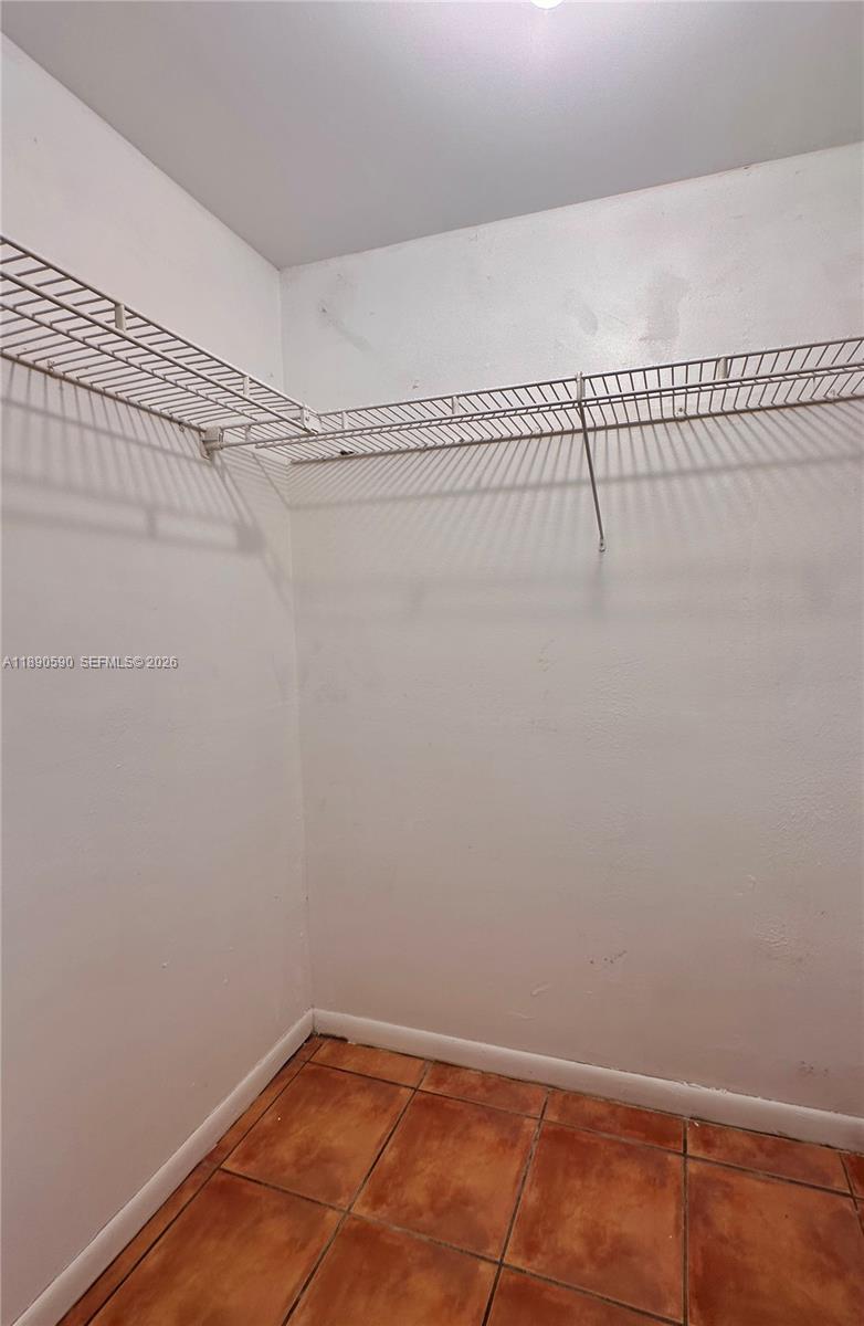 PALMVIEW CONDOMINIUM APAR - Residential